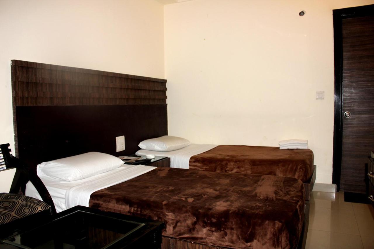 Aman Deluxe Otel Yeni Delhi Dış mekan fotoğraf