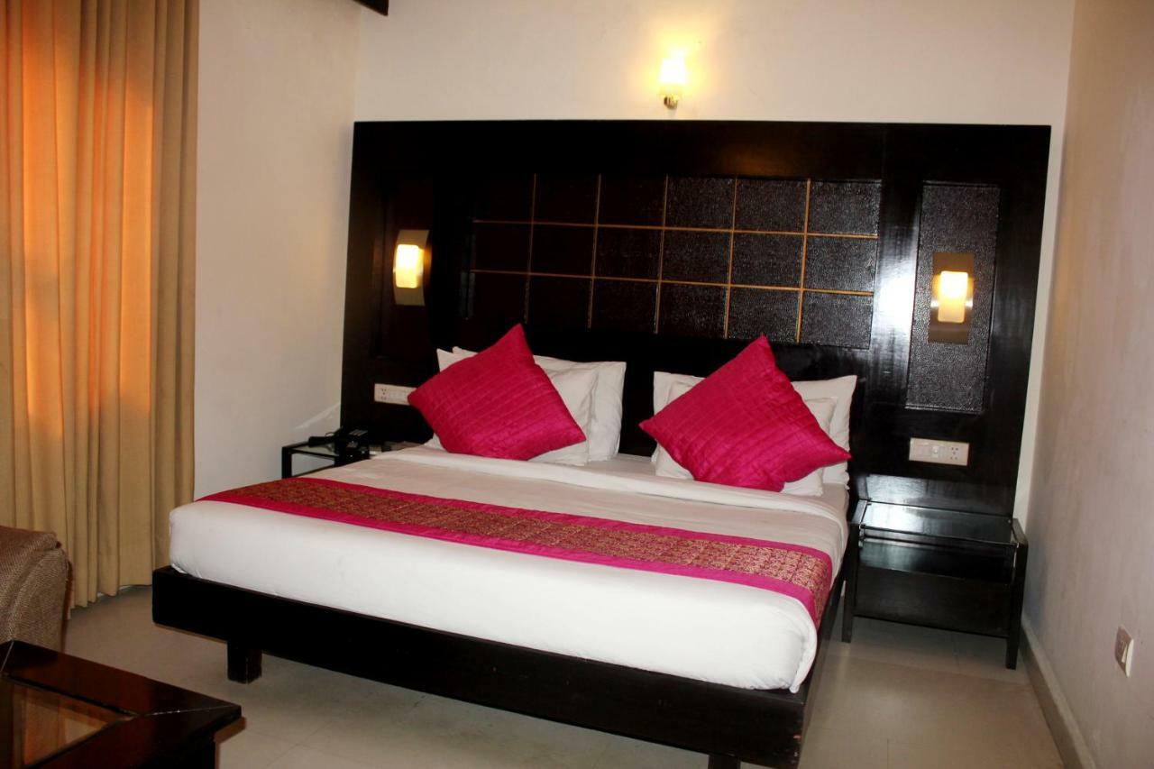Aman Deluxe Otel Yeni Delhi Dış mekan fotoğraf