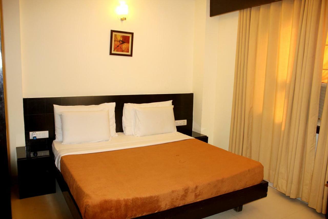 Aman Deluxe Otel Yeni Delhi Dış mekan fotoğraf